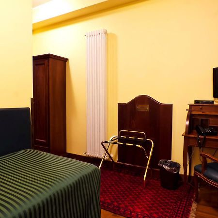 Relax Style House Central Rooms Pescara Bagian luar foto