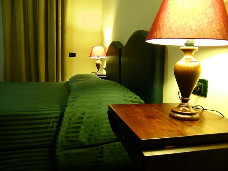 Relax Style House Central Rooms Pescara Bagian luar foto