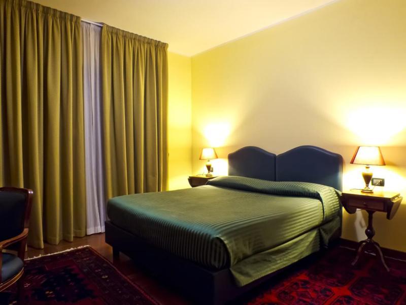 Relax Style House Central Rooms Pescara Bagian luar foto