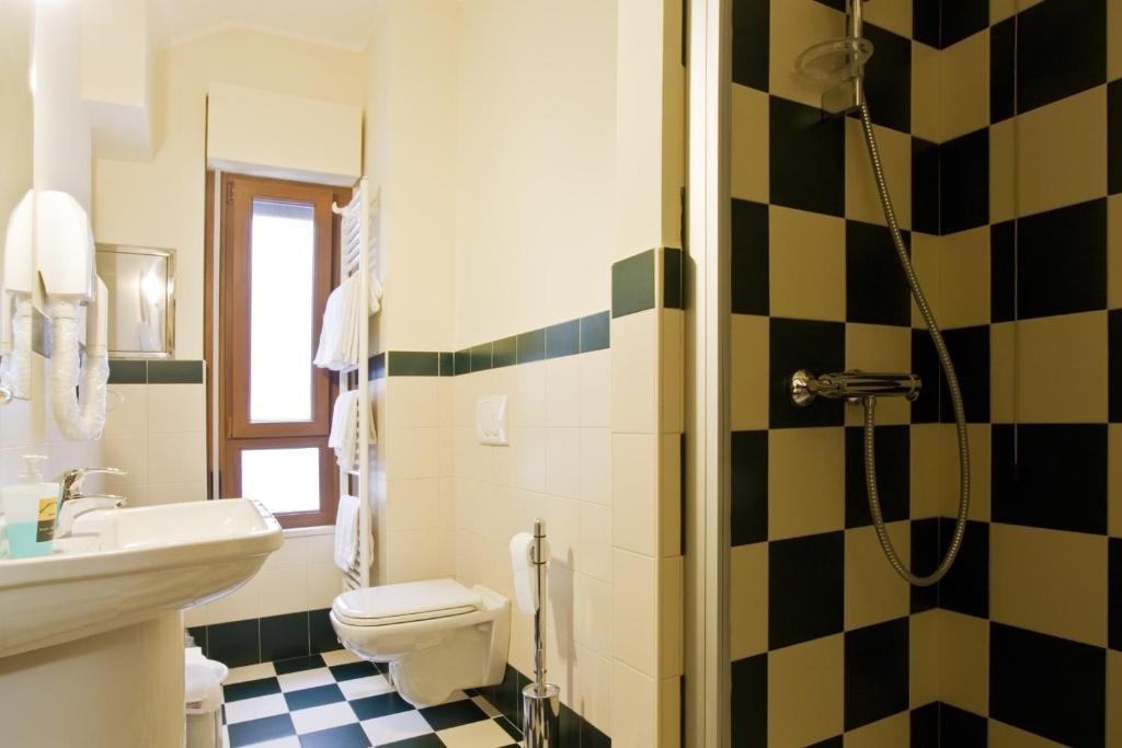 Relax Style House Central Rooms Pescara Bagian luar foto