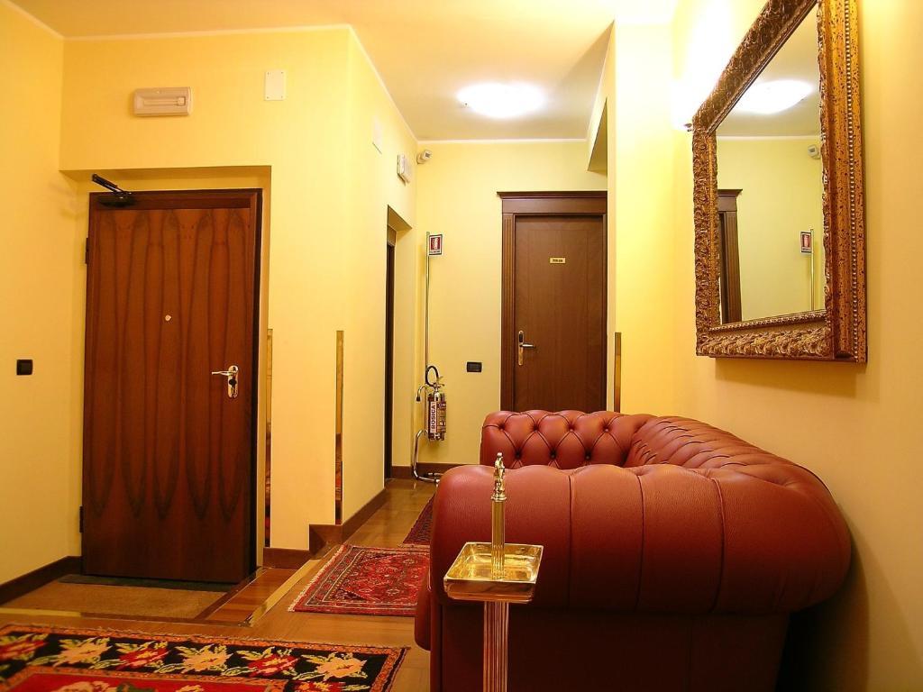 Relax Style House Central Rooms Pescara Bagian luar foto