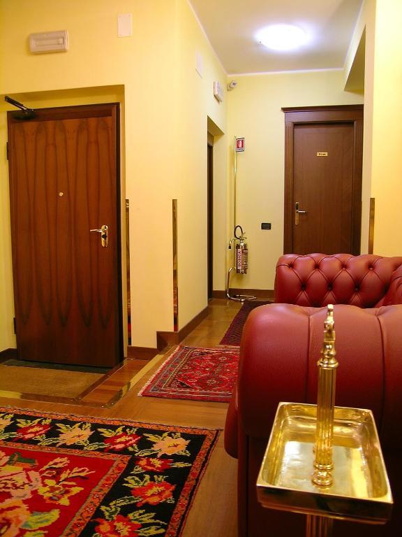 Relax Style House Central Rooms Pescara Bagian luar foto