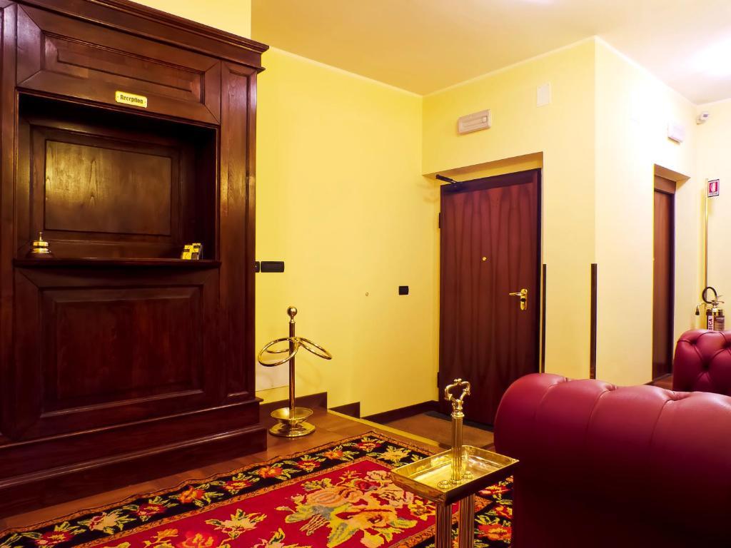 Relax Style House Central Rooms Pescara Bagian luar foto
