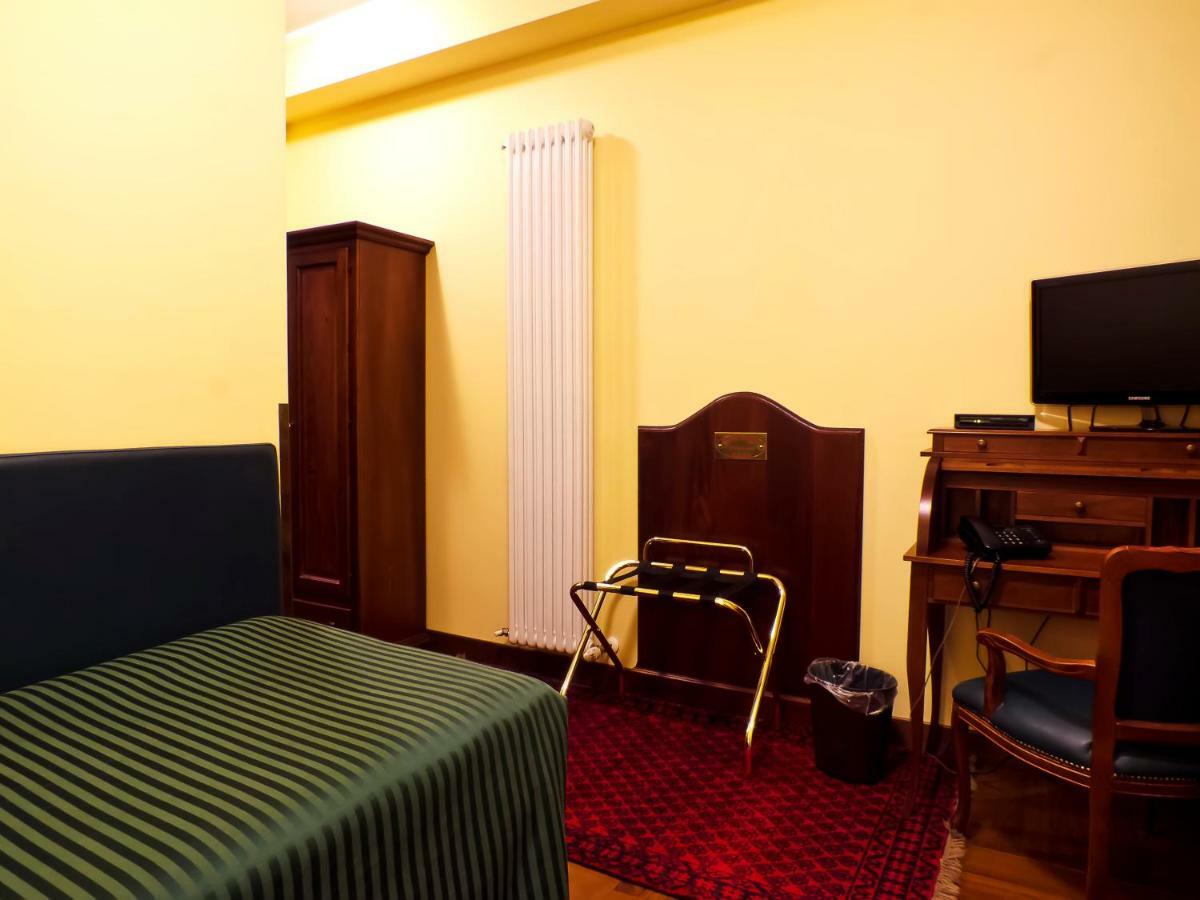 Relax Style House Central Rooms Pescara Bagian luar foto