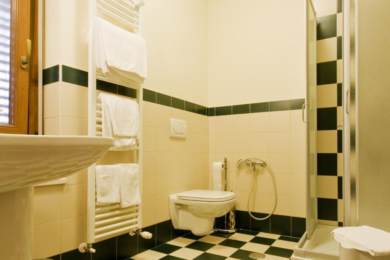 Relax Style House Central Rooms Pescara Bagian luar foto